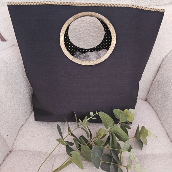 Kate Spade: RARE Tote Bag ๐ฏ - Picture 11 of 14